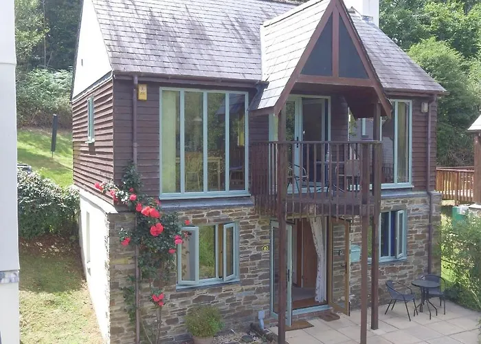 The Nineteenth, Oakridge St Mellion, Free Golf/Spa