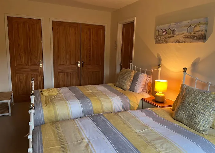The Nineteenth, Oakridge St Mellion, Free Golf/Spa