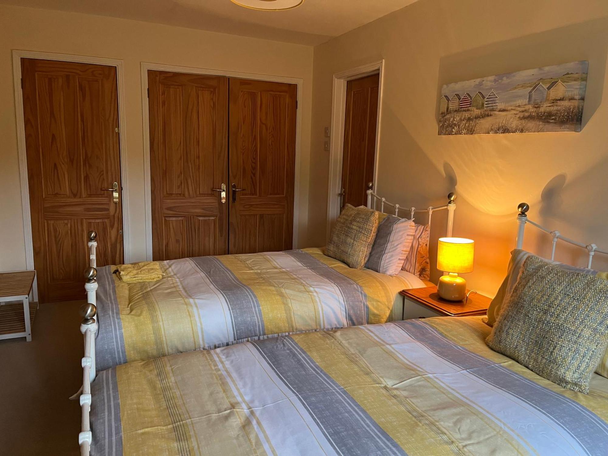 The Nineteenth, Oakridge St Mellion, Free Golf/spa